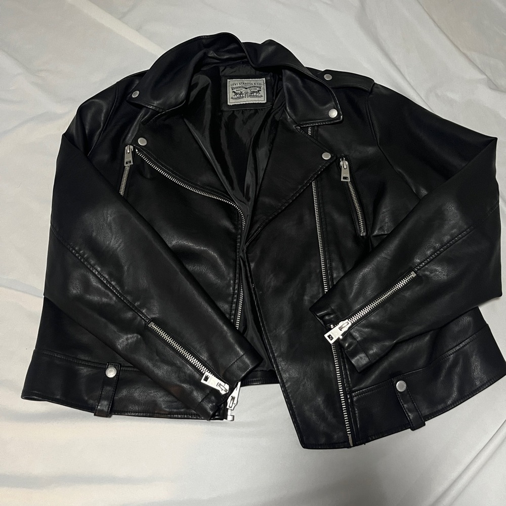 Women’s Levi’s leather jacket